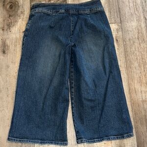AMI  Wide Leg‎ Capri jeans-size 6